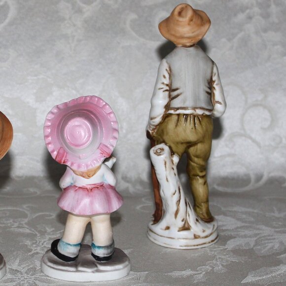 Vintage Bisque Figurine Grandpa Carrying Apples - Picture 8 of 12